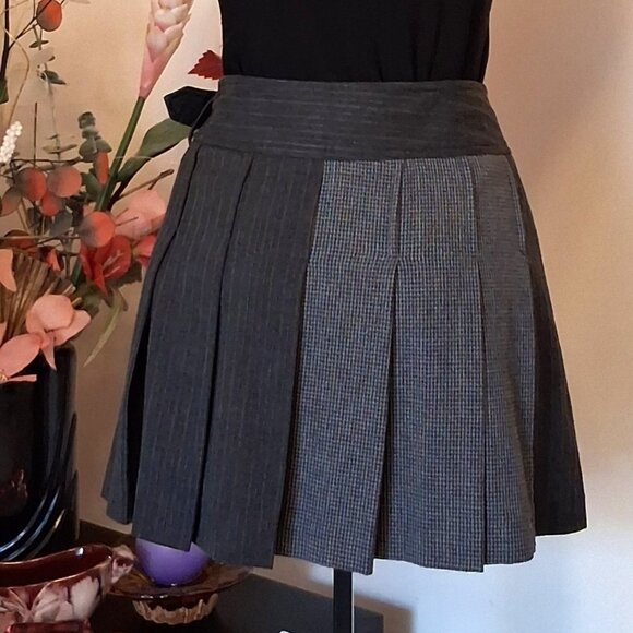 NWT DEPT Pleated Gray Mini High Waist Short Skirt Women’s Fall Winter Skirts - Picture 3 of 12